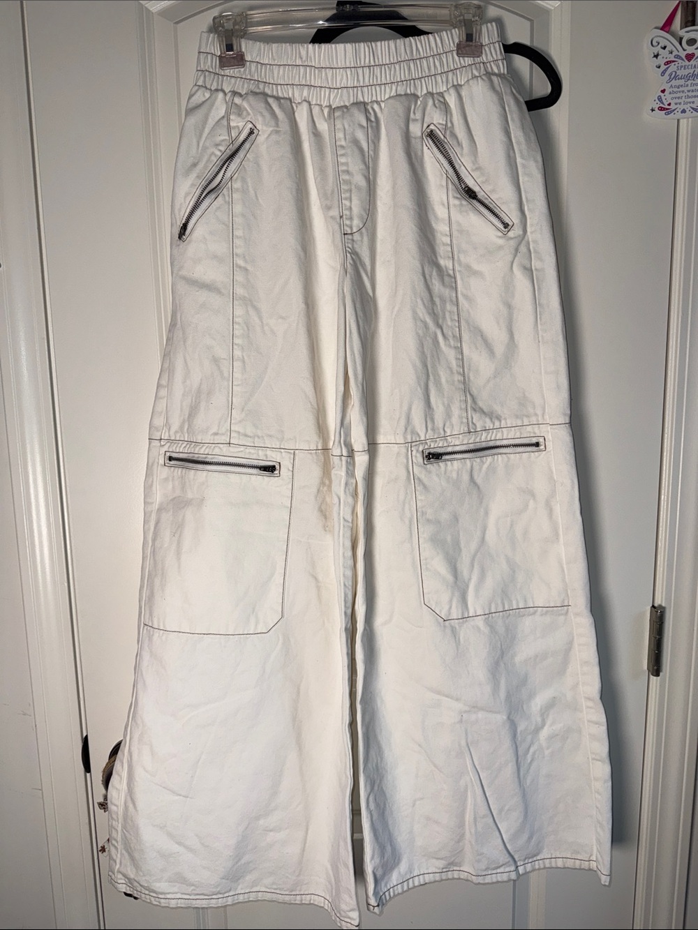 100% Cotton Forever 21 Cream White Super Wide-Leg Cargo Pants with Zip Pockets